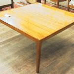 253 1395 COFFEE TABLE